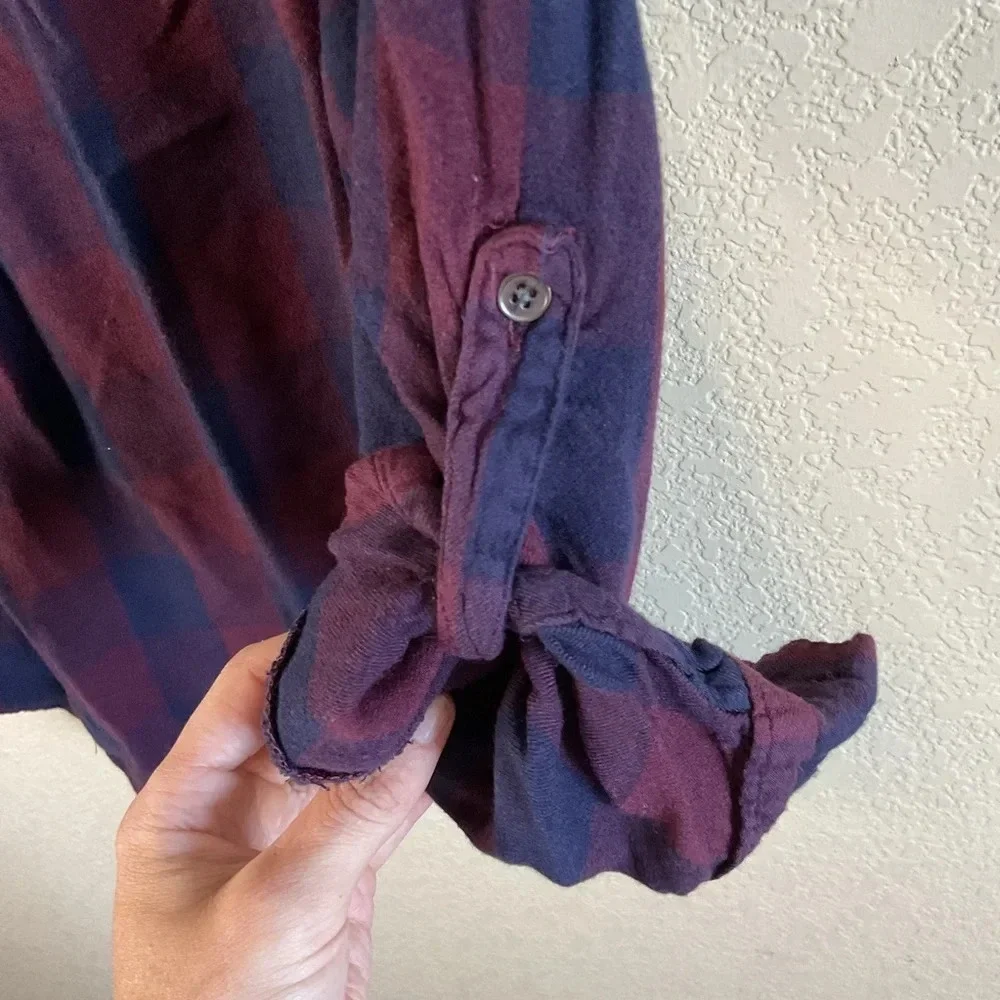 Tinsel Womens Plaid Long Sleeve Button Down Top Size Medium‎